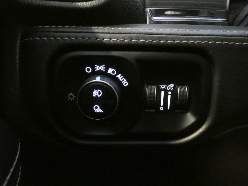 Used 2022 RAM 3500 Limited AWD/4WD image 23