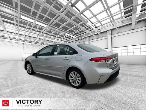 Used 2026 Toyota Corolla LE image 5