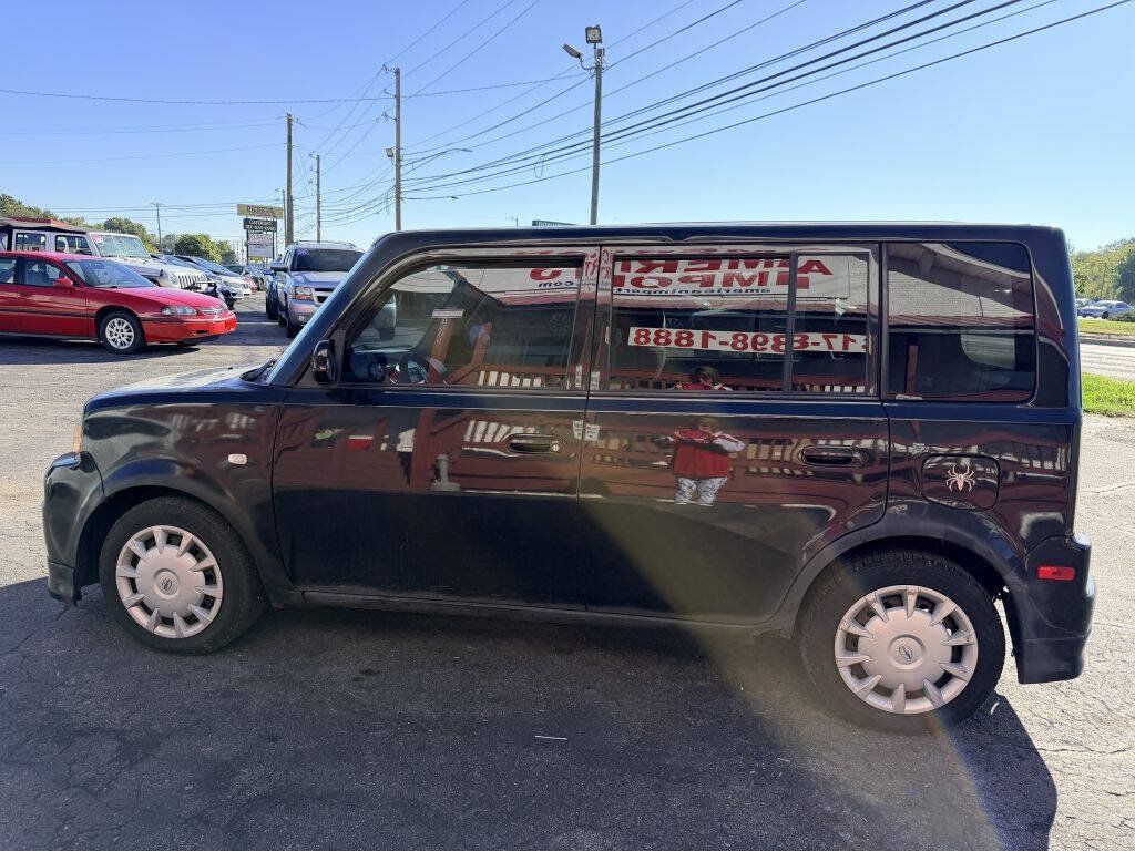 Used 2006 Scion xB FWD image 3