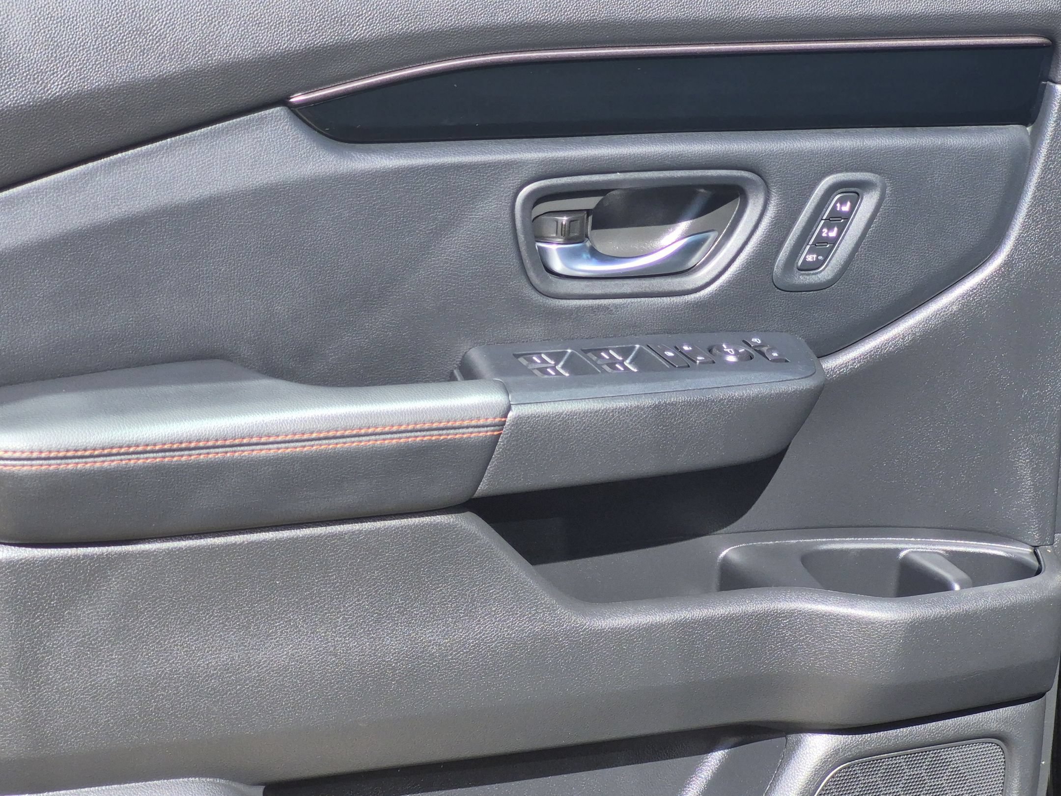 Used 2025 Honda Pilot TrailSport image 12