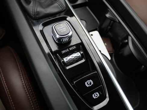 Used 2020 Volvo XC60 T6 Inscription w/ Protection Package AWD/4WD image 28