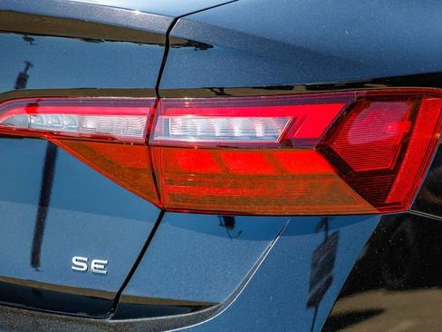 Used 2023 Volkswagen Jetta SE FWD image 10