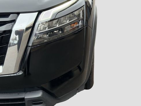 Used 2024 Nissan Pathfinder S image 10