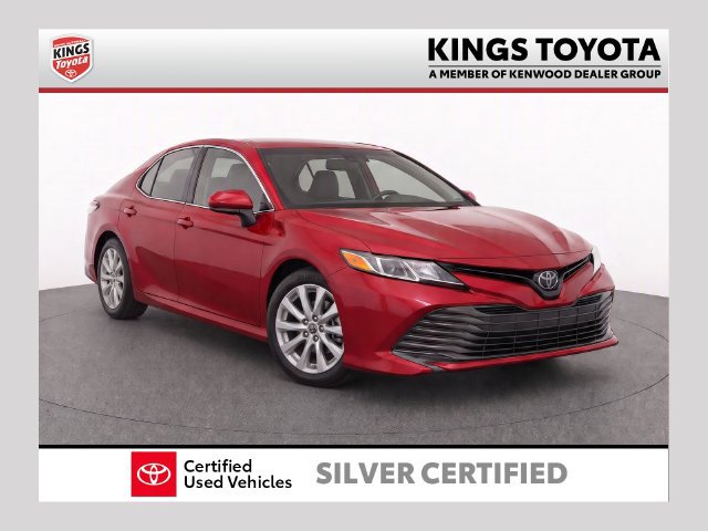 Used 2018 Toyota Camry LE FWD image 1