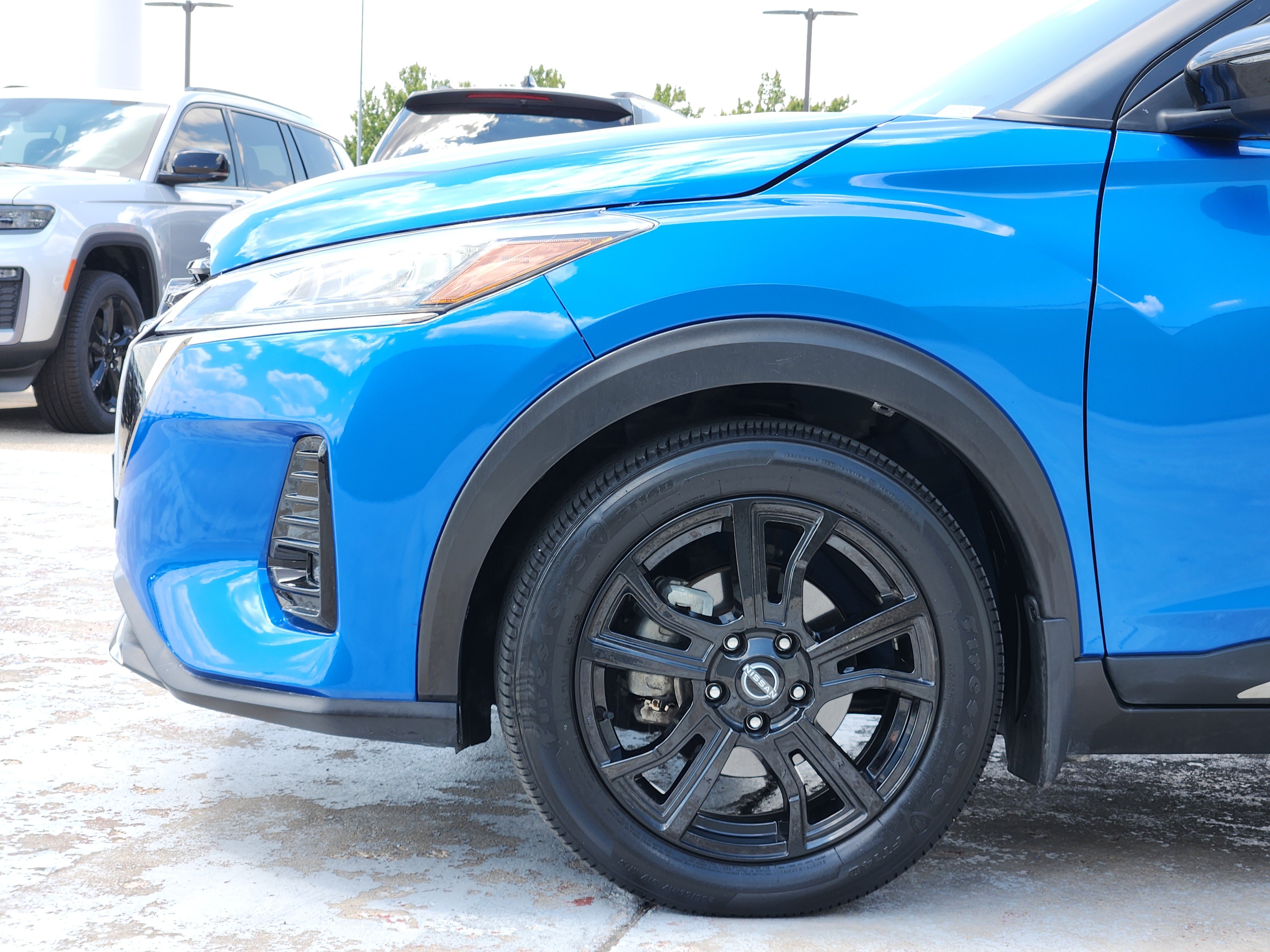 Used 2024 Nissan Kicks SR FWD image 9
