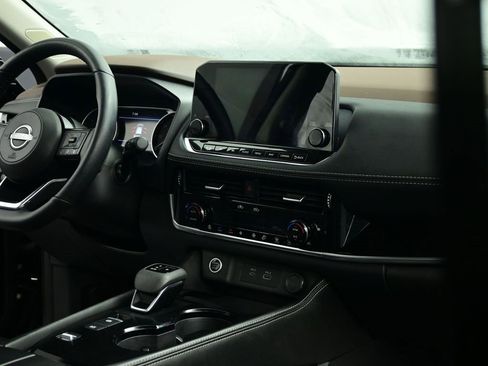 Used 2023 Nissan Rogue SL w/ SL Premium Package image 31