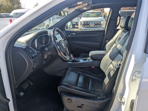 Used 2020 Jeep Grand Cherokee Overland image 17