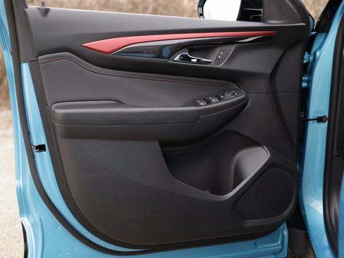 Used 2025 Chevrolet TrailBlazer RS w/ Driver Confidence Package image 22