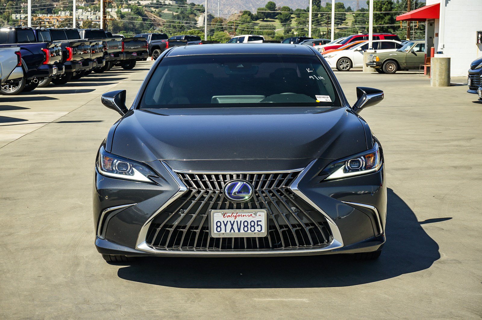 Used 2022 Lexus ES 300h w/ Premium Package FWD image 2