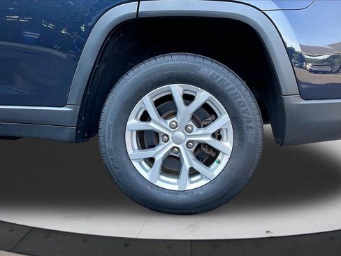 Certified 2023 Jeep Grand Cherokee L Limited AWD/4WD image 37