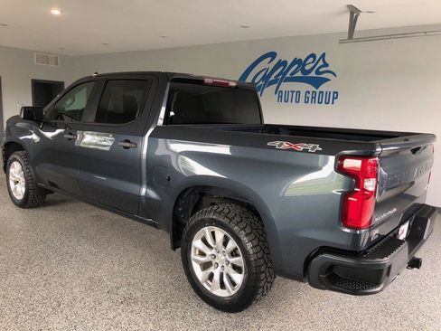 Used 2020 Chevrolet Silverado 1500 Custom w/ Custom Value Package AWD/4WD image 2
