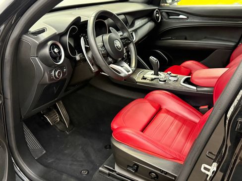 Used 2023 Alfa Romeo Stelvio Sprint RWD image 16