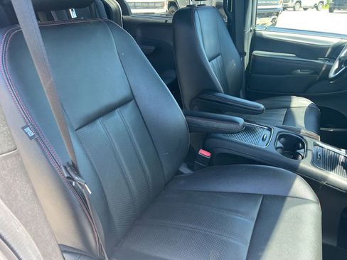 Used 2018 Dodge Grand Caravan GT FWD image 14