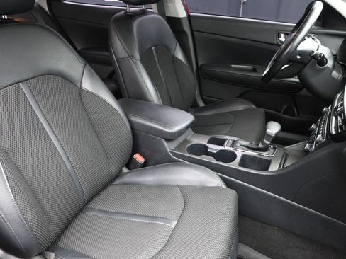 Used 2019 Kia Optima S image 28