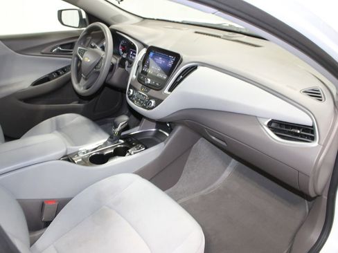 Used 2024 Chevrolet Malibu LT image 21