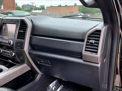 Used 2019 Ford Expedition XLT w/ Equipment Group 201A AWD/4WD image 26