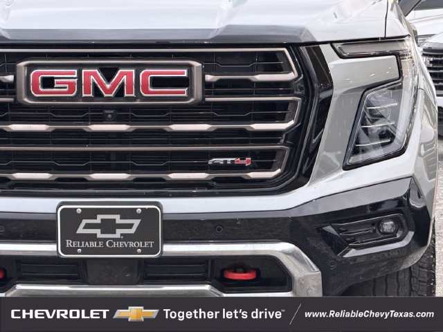 Used 2025 GMC Yukon XL AT4 Ultimate AWD/4WD image 9