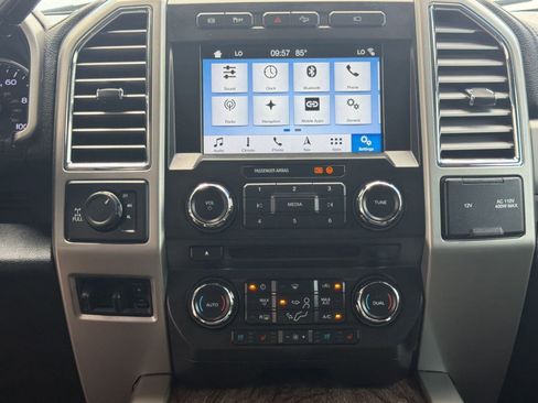 Used 2017 Ford F250 Lariat w/ Chrome Package image 22