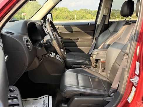 Used 2015 Jeep Patriot High Altitude AWD/4WD image 12