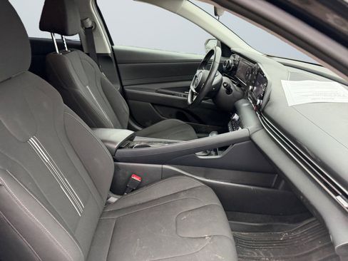 Used 2022 Hyundai Elantra SEL w/ Convenience Package image 18