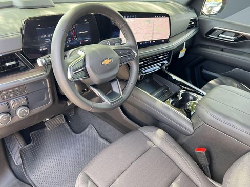 New 2026 Chevrolet Suburban LS w/ LS Custom Edition RWD image 4