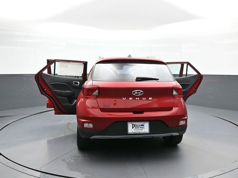 Certified 2024 Hyundai Venue SEL FWD image 47