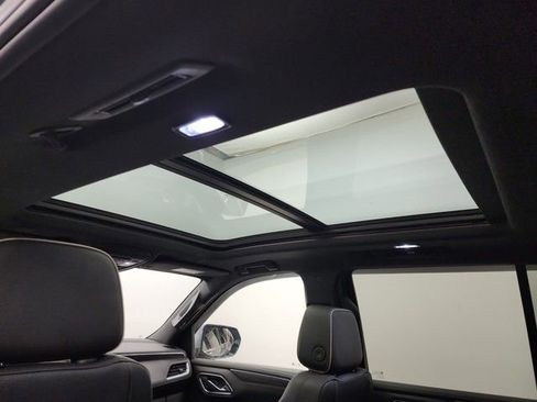 Used 2022 GMC Yukon SLT w/ SLT Premium Package image 41