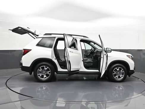 Used 2022 Honda Passport TrailSport image 41
