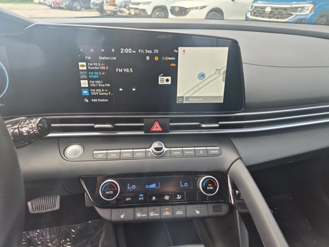 Used 2025 Hyundai Elantra SEL FWD image 19