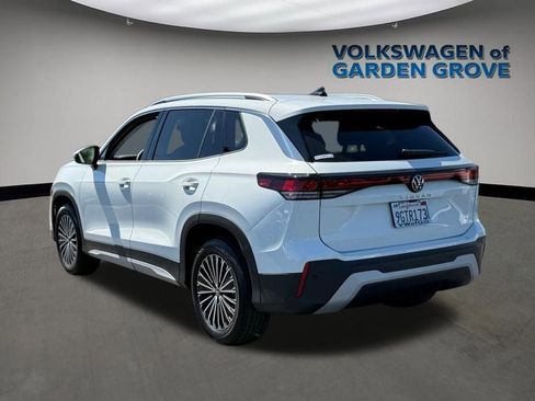 Used 2025 Volkswagen Tiguan S w/ 18" Wheel Package image 6