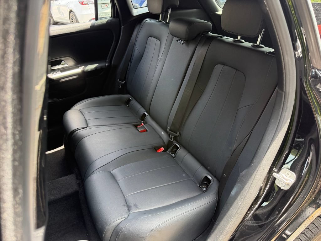 Used 2025 Mercedes-Benz GLA 250 4MATIC image 31