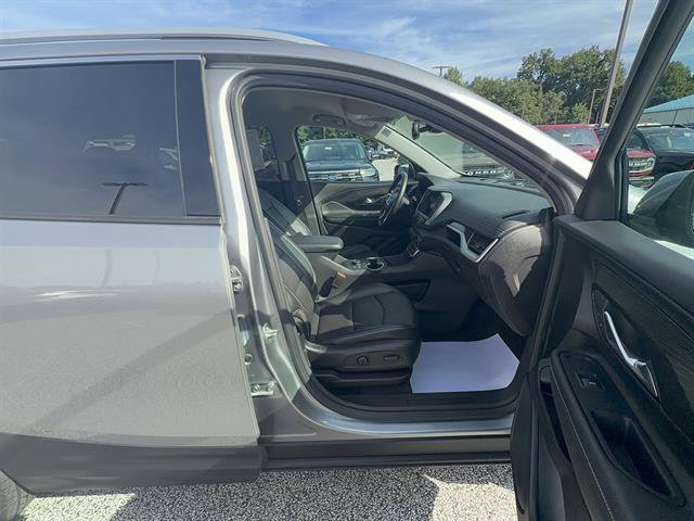 Used 2024 GMC Terrain SLT AWD/4WD image 24