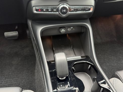Certified 2023 Volvo XC40 Recharge Plus AWD/4WD image 16