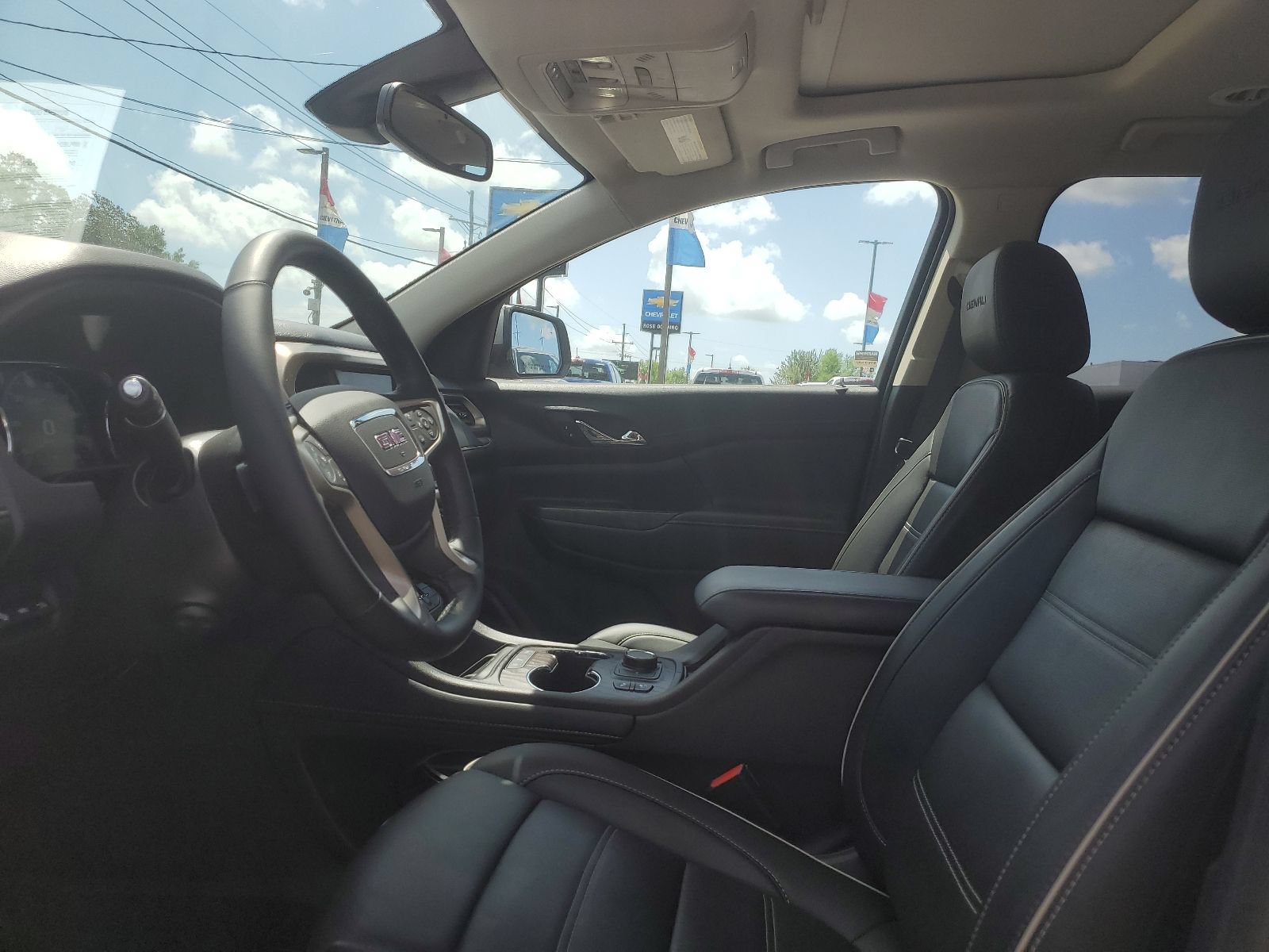 Used 2023 GMC Acadia Denali w/ LPO, Floor Liner Package FWD image 8