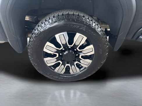Used 2025 GMC Sierra 2500 Denali AWD/4WD image 42