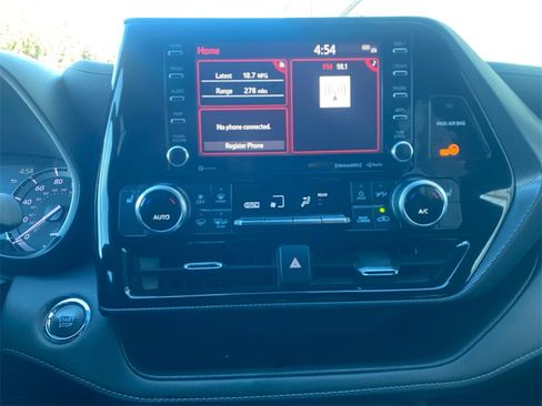 Certified 2022 Toyota Highlander XSE image 20