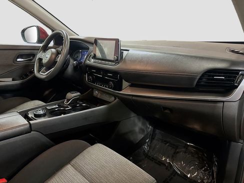 Used 2021 Nissan Rogue SV image 34