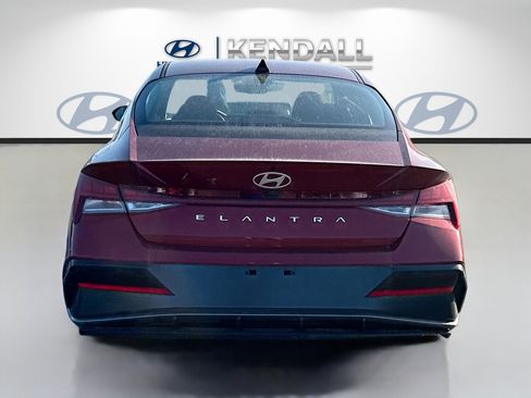 New 2025 Hyundai Elantra SEL image 5