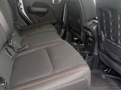 Used 2020 Jeep Gladiator Rubicon AWD/4WD image 4