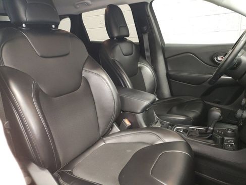 Used 2020 Jeep Cherokee Latitude Plus w/ Cold Weather Group image 9