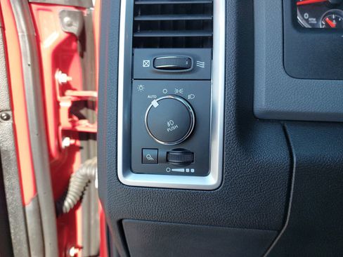 Used 2015 RAM 1500 Big Horn RWD image 26