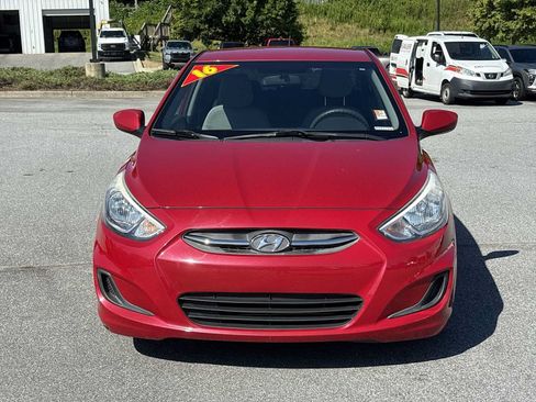 Used 2016 Hyundai Accent SE w/ Option Group 02 FWD image 3