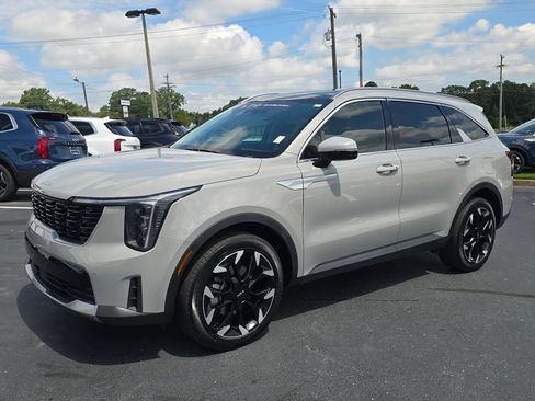 Certified 2025 Kia Sorento EX w/ Panoramic Sunroof Package FWD image 7