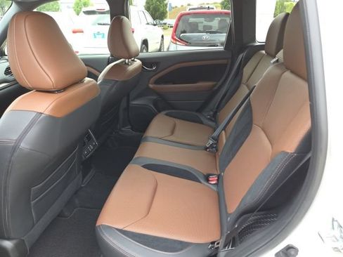 Used 2025 Subaru Forester Touring AWD/4WD image 19