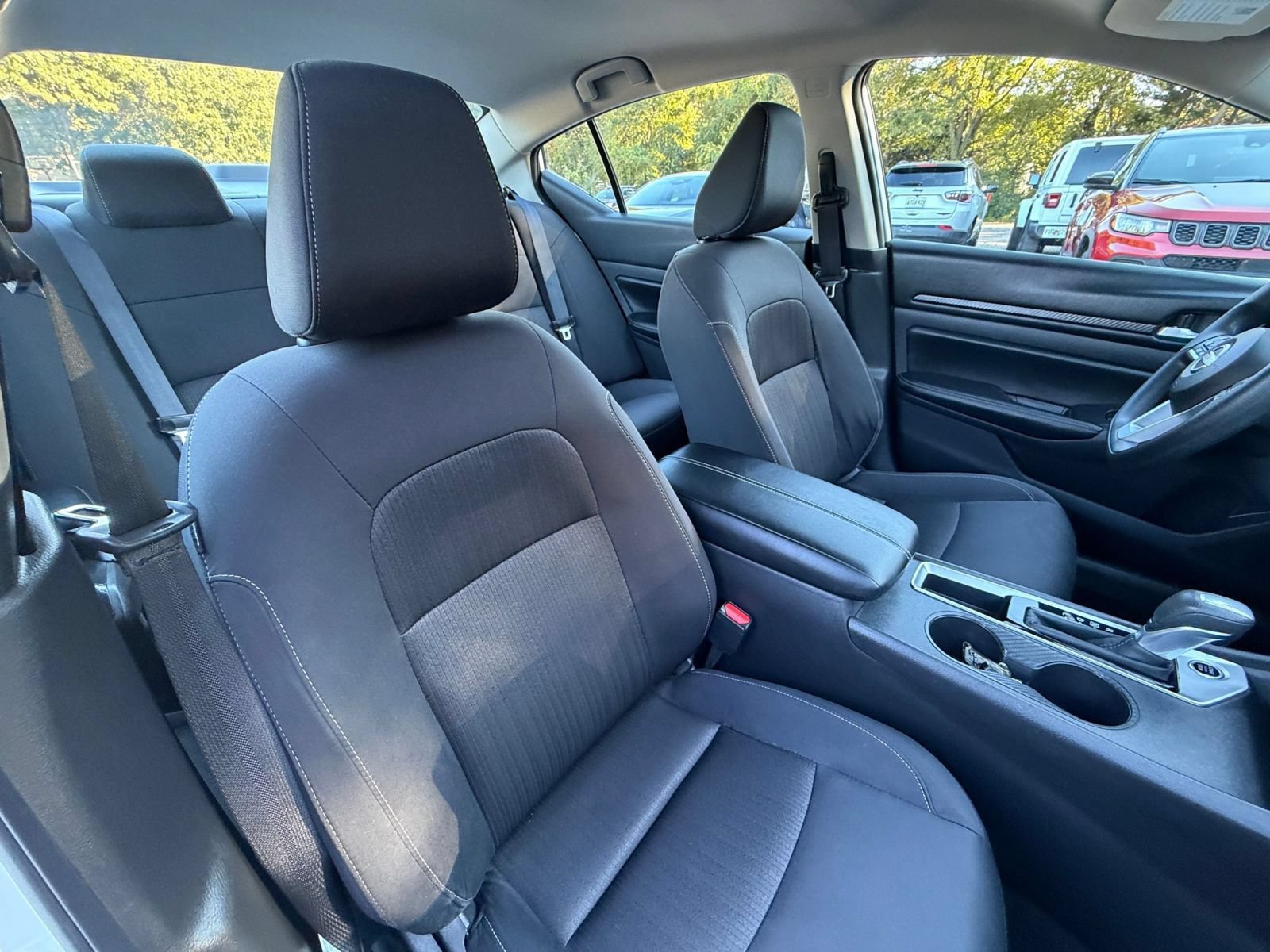 Used 2025 Nissan Altima 2.5 SV FWD image 35
