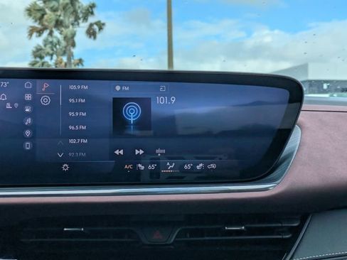 Used 2025 Buick Envision Sport Touring AWD/4WD image 22