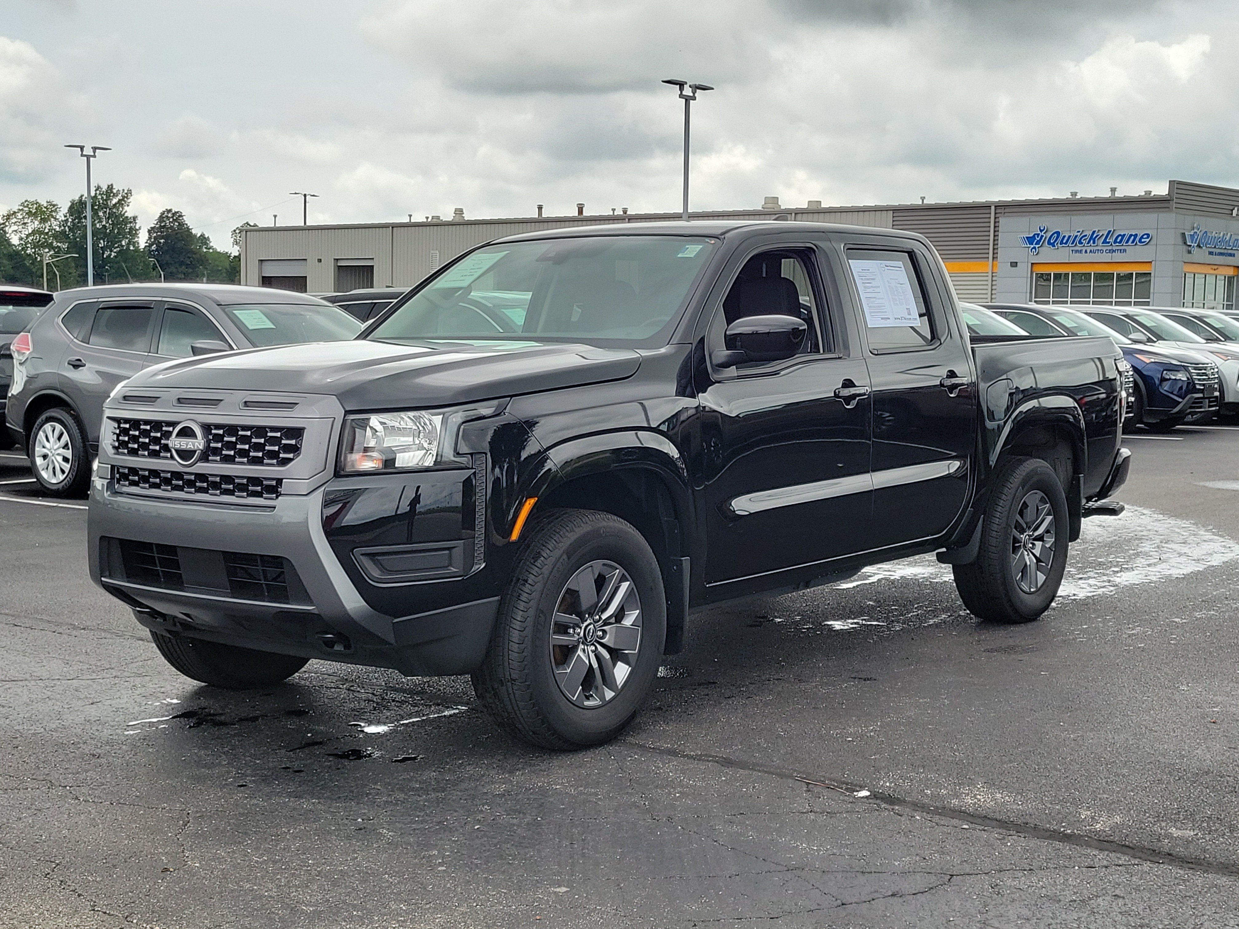 Used 2025 Nissan Frontier SV w/ Tow Package AWD/4WD image 2