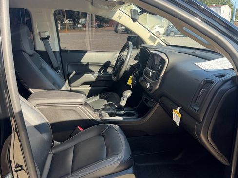 Used 2022 GMC Canyon AT4 image 8