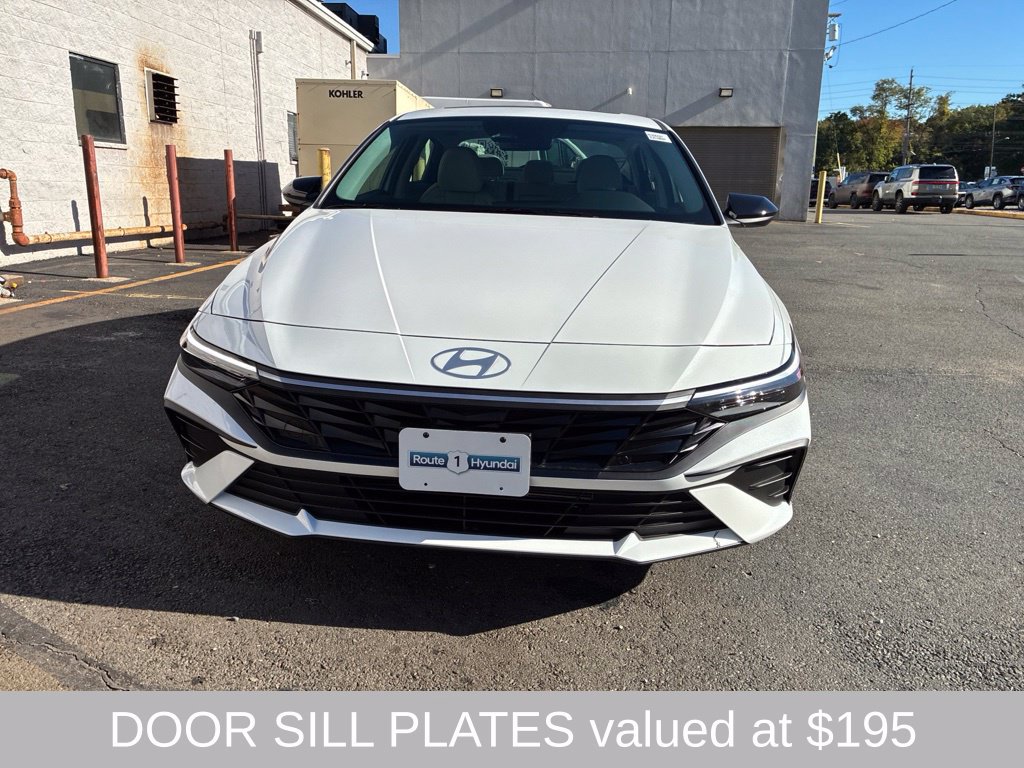 New 2026 Hyundai Elantra SEL Sport FWD image 2