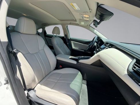 Used 2019 Honda Insight Touring image 16